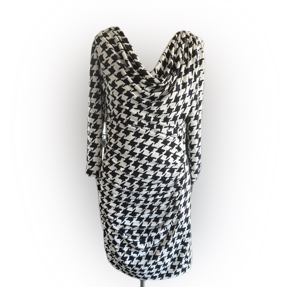 Peck & Peck Black and White Houndstooth Lined Dress. Size 6